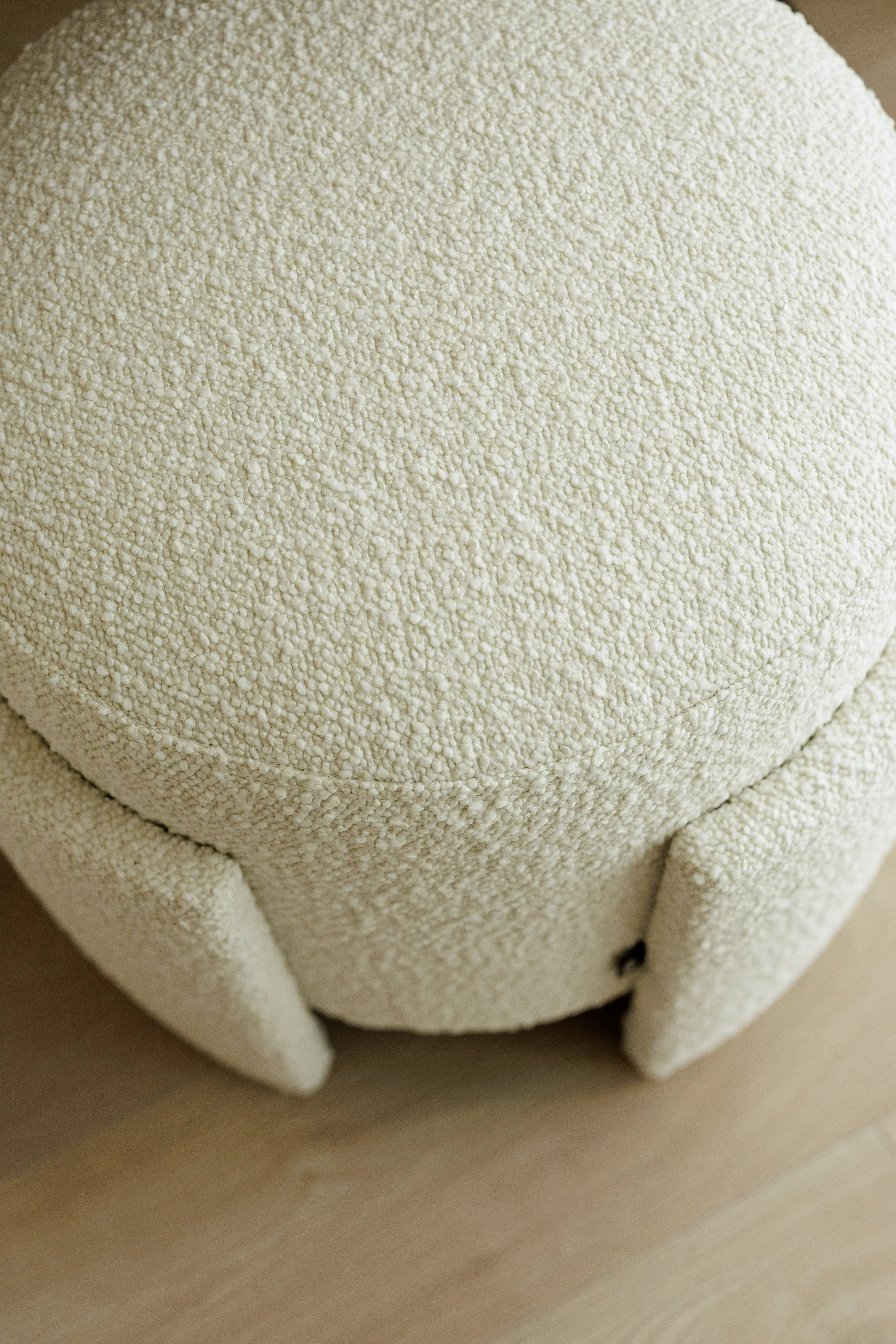 Top-down view of the Eden drum and three strap feet