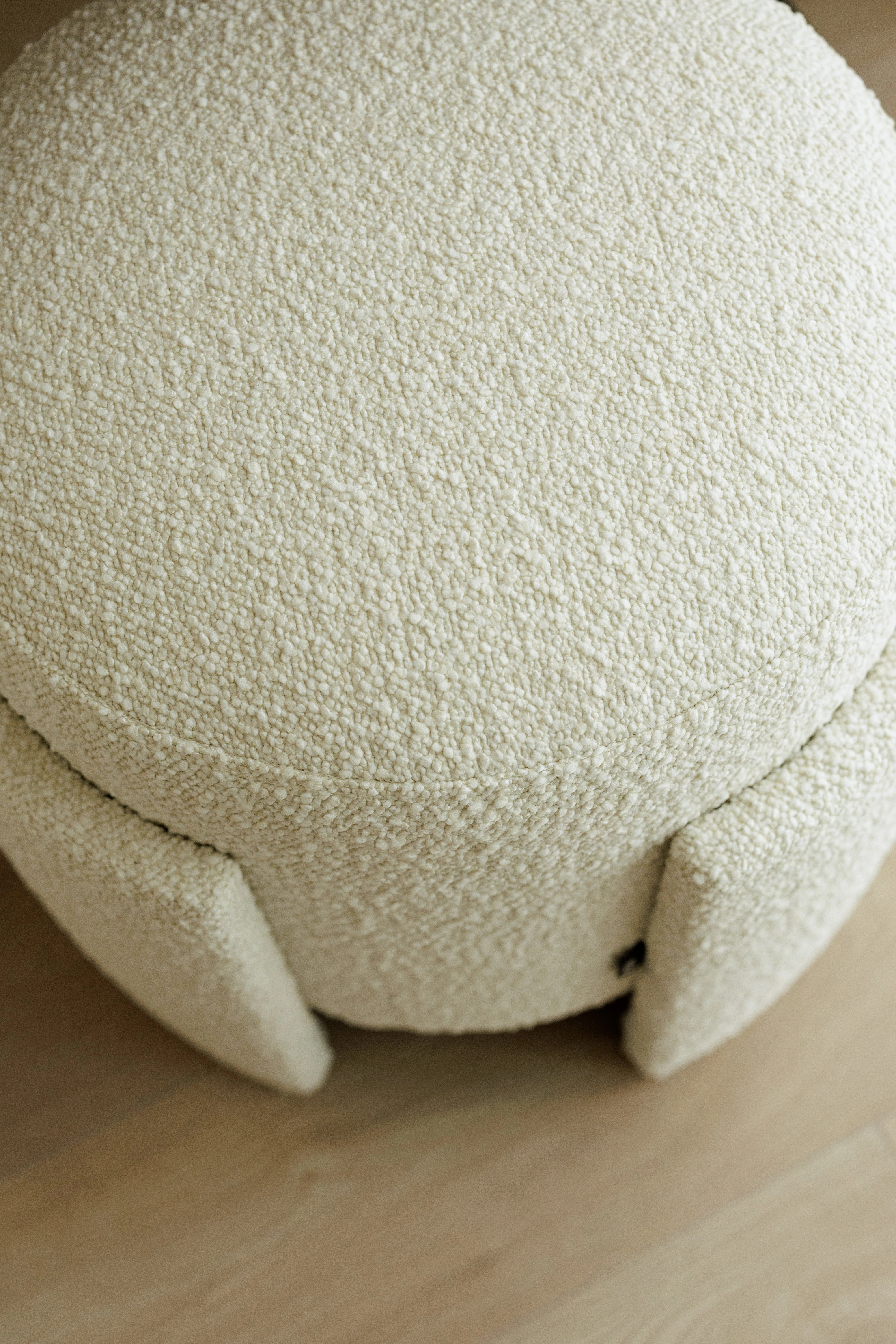 Top-down view of the Eden drum and three strap feet