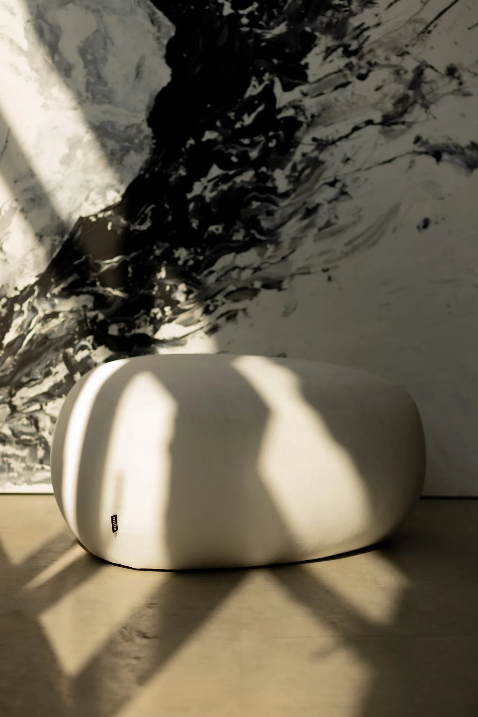 Chios, Pebble-form pouf